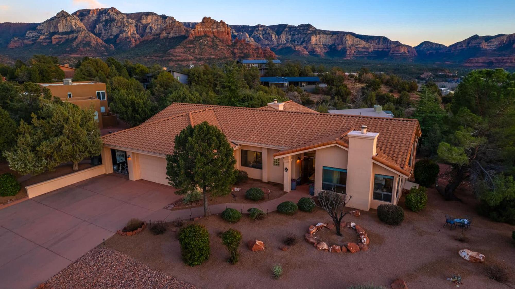 5 Bed 3 Bath Uptown Sedona-Game Room-Sauna-Cold Plunge-Jacuzzi-Gym מראה חיצוני תמונה