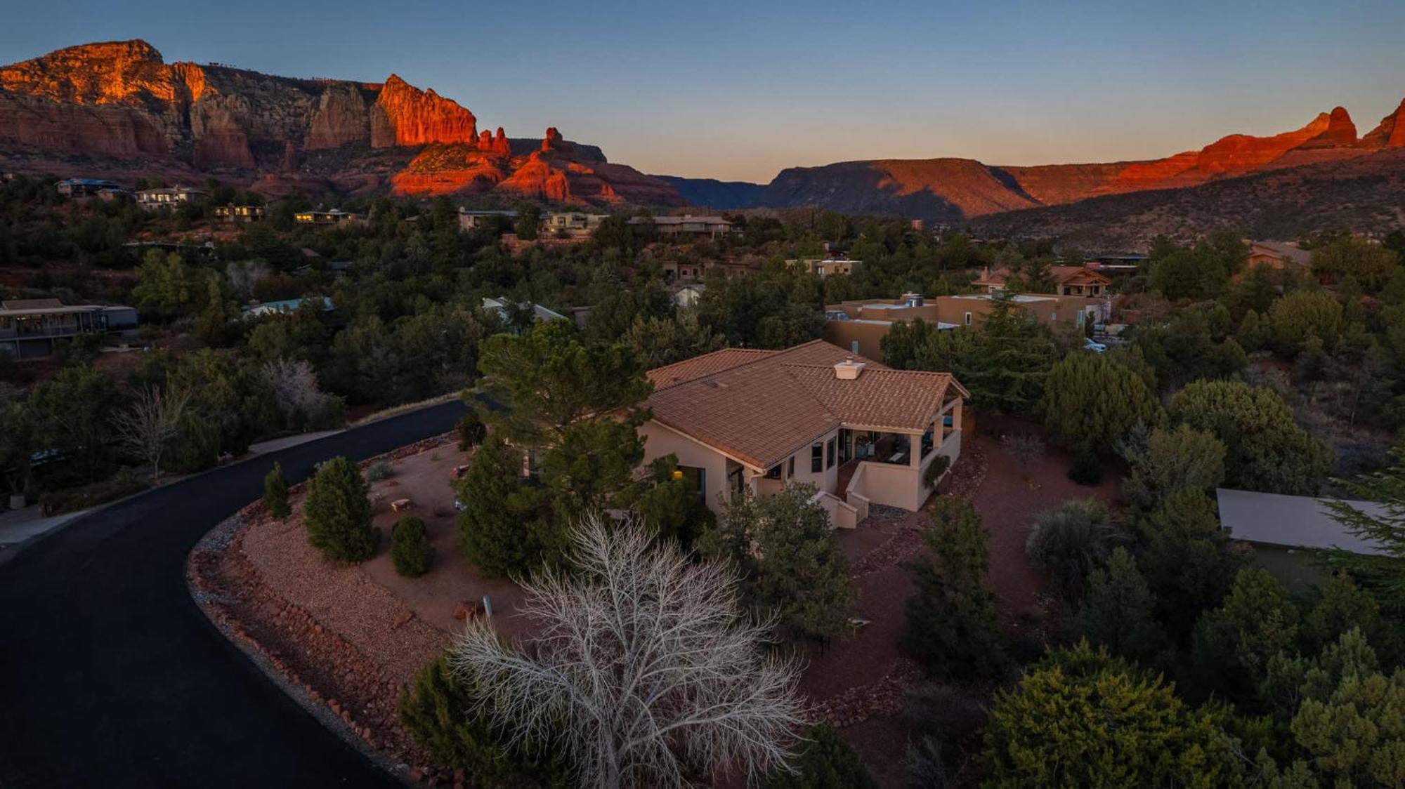 5 Bed 3 Bath Uptown Sedona-Game Room-Sauna-Cold Plunge-Jacuzzi-Gym מראה חיצוני תמונה